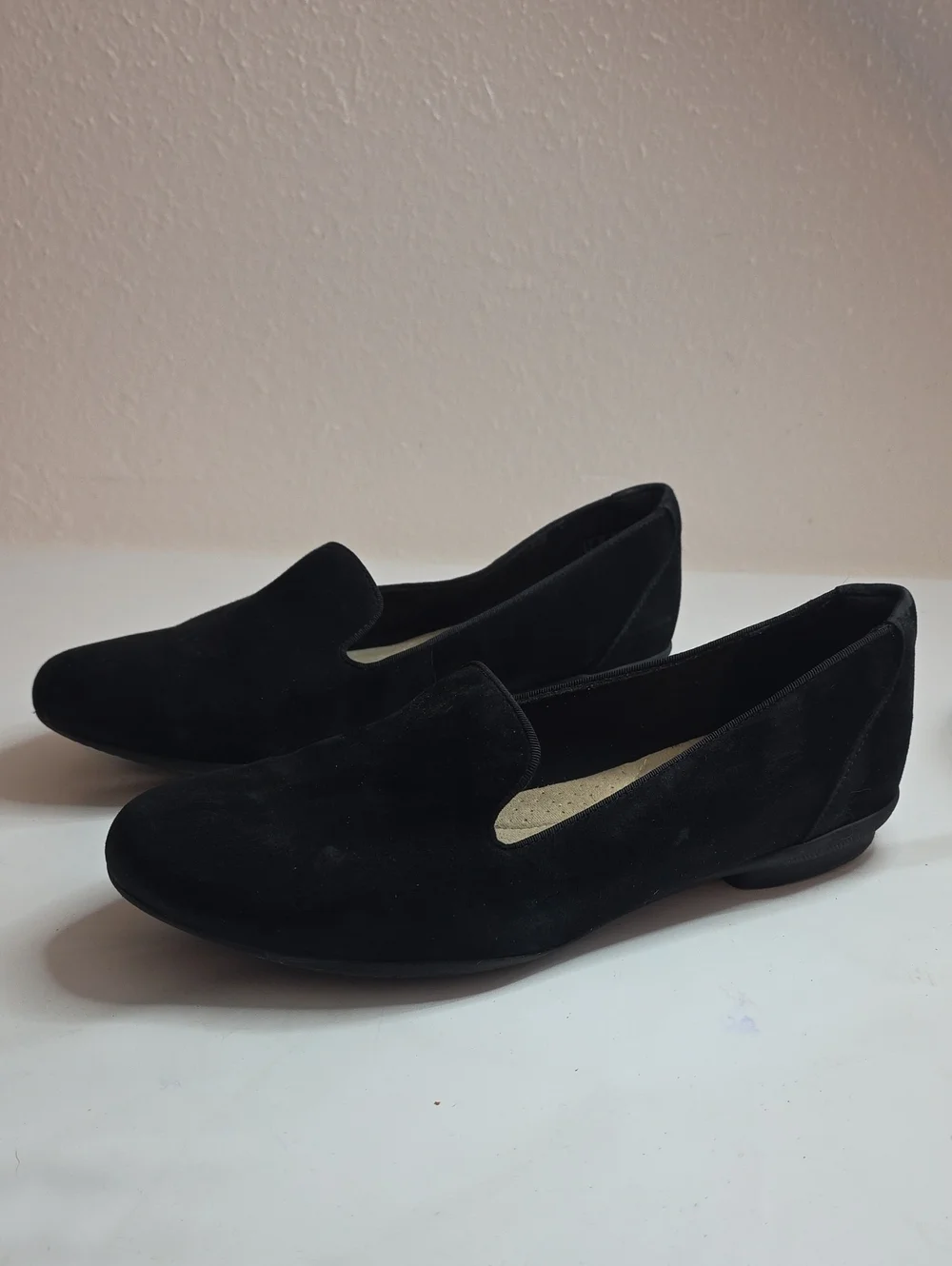 CLARKS SARA POPPY SLIP ON FLATS LOAFERS BLACK SUEDE VGUC LADIES SIZE 9.5 W